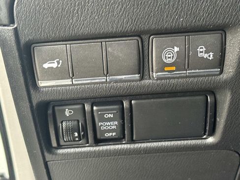 Used 2017 INFINITI QX80 2WD w/ Driver Assistance Package image 23