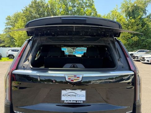 Used 2024 Cadillac Escalade ESV Premium Luxury AWD/4WD image 5