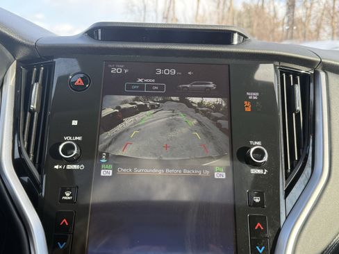 Used 2025 Subaru Outback Touring image 3