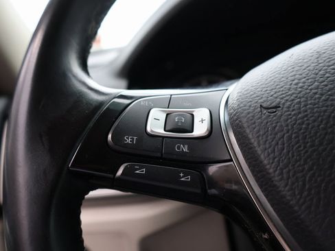 Used 2018 Volkswagen Atlas SE image 28