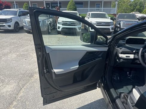 Used 2026 Toyota bZ FWD image 24