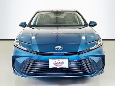 Used 2025 Toyota Camry LE w/ Convenience Package FWD image 2