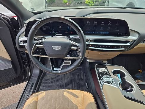 Used 2026 Cadillac Lyriq Signature Luxury w/ Nappa Leather Package AWD/4WD image 15