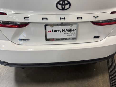 Used 2026 Toyota Camry SE image 25