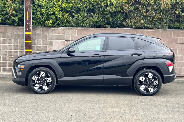 Used 2025 Hyundai Kona SEL FWD image 9