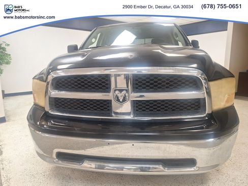Used 2011 RAM 1500 Classic SLT RWD image 2