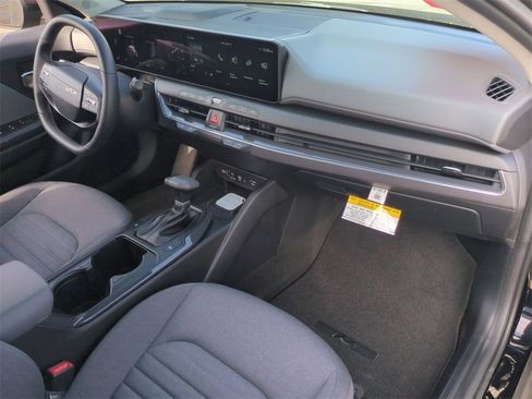 Certified 2025 Kia K4 EX image 27