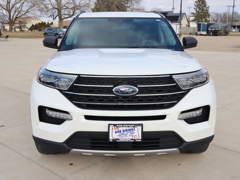 Used 2024 Ford Explorer XLT w/ Equipment Group 202A image 3