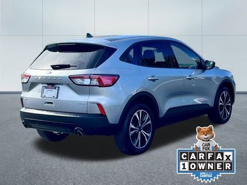 Used 2022 Ford Escape SE w/ SE Sport Appearance Package image 16