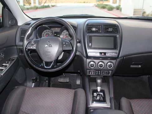 Used 2019 Mitsubishi Outlander Sport SE image 19