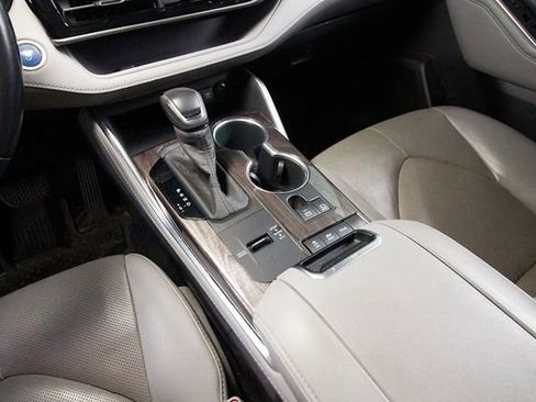 Used 2020 Toyota Highlander Platinum AWD/4WD image 9