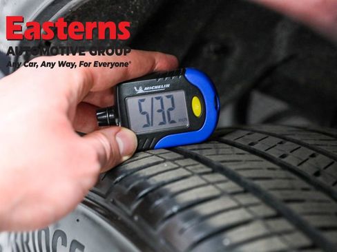 Used 2023 Toyota Venza XLE image 28