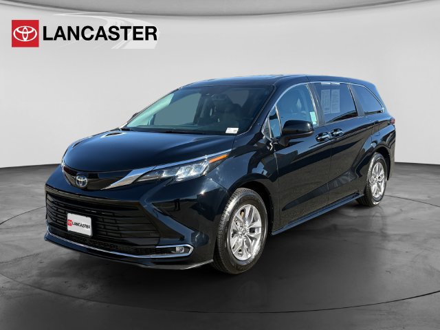 Certified 2022 Toyota Sienna XLE FWD image 3