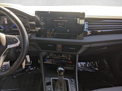 Used 2025 Volkswagen Jetta Sport image 13