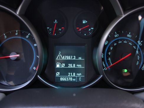 Used 2012 Chevrolet Cruze LS w/ Connectivity Package FWD image 7