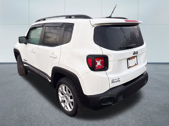 Used 2017 Jeep Renegade Latitude w/ Popular Equipment Group AWD/4WD image 2