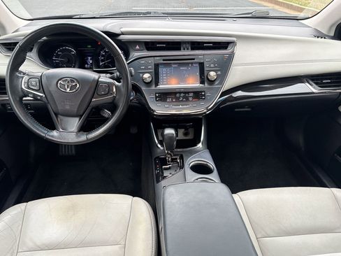 Used 2015 Toyota Avalon XLE Touring image 16