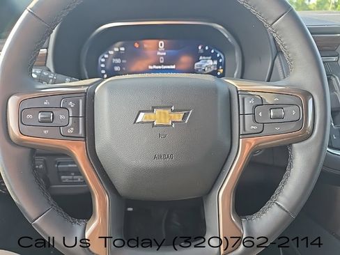 Used 2024 Chevrolet Suburban High Country AWD/4WD image 17