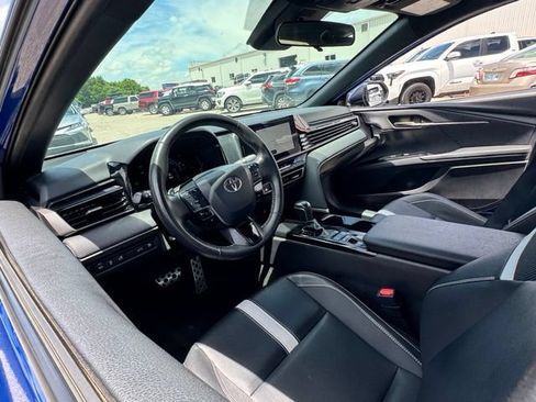 Used 2025 Toyota Camry SE FWD image 18