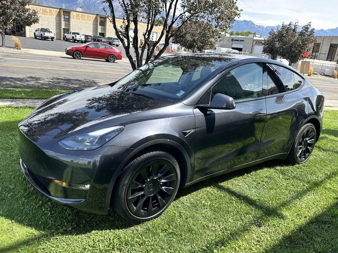 Used 2024 Tesla Model Y Long Range AWD/4WD image 11