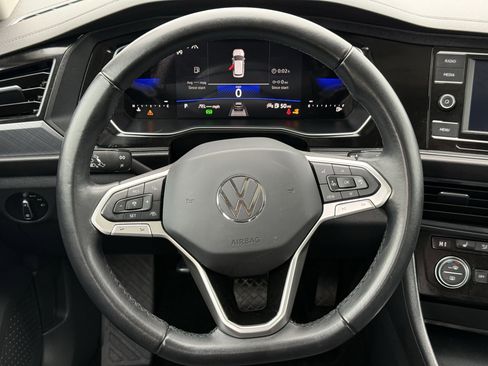 Used 2024 Volkswagen Jetta SE image 15