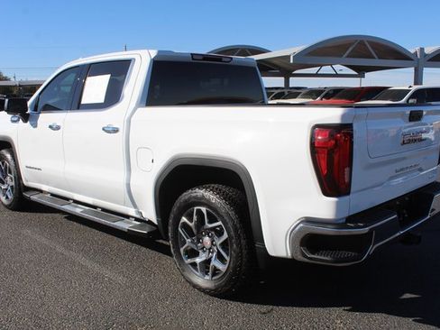 Used 2025 GMC Sierra 1500 SLT image 9
