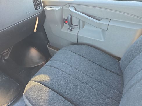 New 2025 Chevrolet Express 2500 Work Van image 15