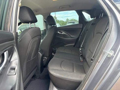 Used 2018 Hyundai Elantra GT FWD image 12