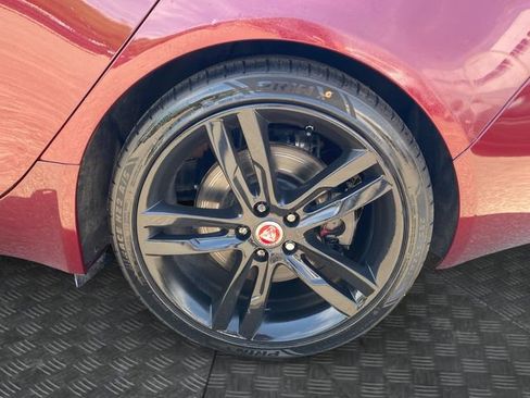 Used 2017 Jaguar XE Prestige RWD image 35
