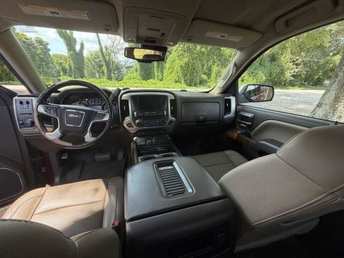 Used 2018 GMC Sierra 1500 SLT w/ Enhanced Driver Alert Package RWD image 16