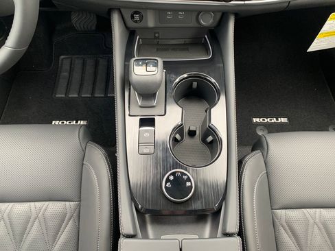 New 2026 Nissan Rogue Platinum image 15