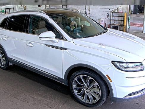 Used 2022 Lincoln Nautilus Reserve AWD/4WD image 3