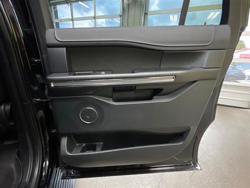 Used 2019 Ford Expedition Max XLT AWD/4WD image 23