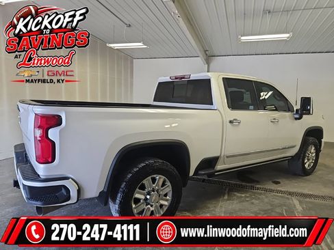 Used 2024 Chevrolet Silverado 2500 High Country w/ High Country Premium Package AWD/4WD image 2
