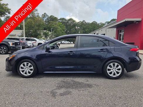 Used 2021 Toyota Corolla LE FWD image 2