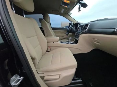 Used 2021 Jeep Grand Cherokee Laredo AWD/4WD image 9
