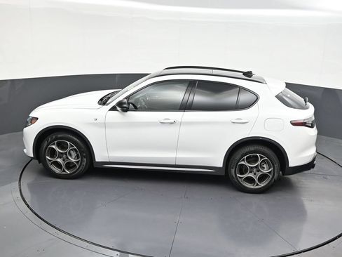Used 2024 Alfa Romeo Stelvio Ti AWD/4WD image 16