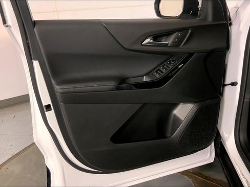Used 2026 Chevrolet Equinox LT FWD image 26