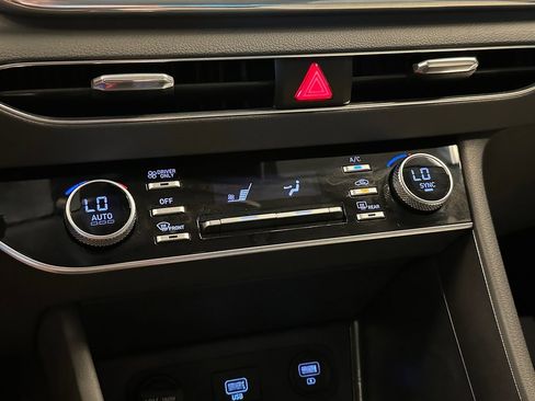 Used 2021 Hyundai Sonata Blue FWD image 15