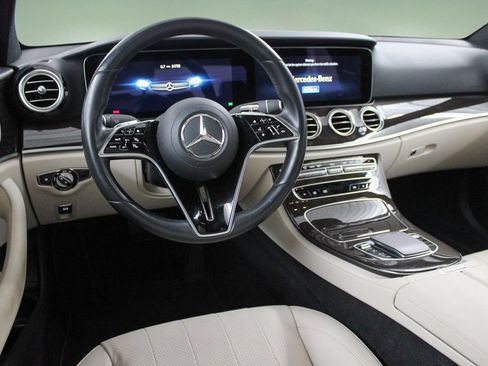 Used 2023 Mercedes-Benz E 350 4MATIC Sedan image 17