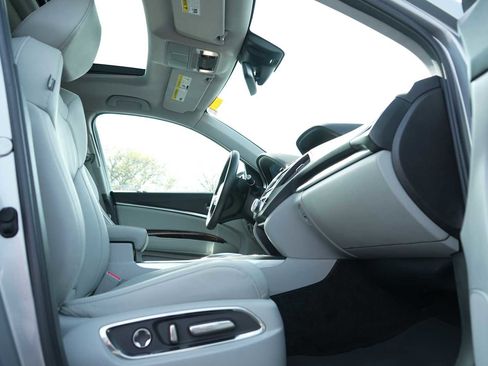 Used 2020 Acura MDX SH-AWD image 28