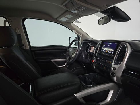 Used 2021 Nissan Titan SV w/ SV Convenience Package image 22