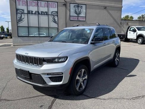 Used 2023 Jeep Grand Cherokee 4WD 4xe image 13