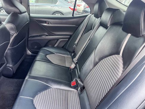Used 2020 Toyota Camry SE image 17