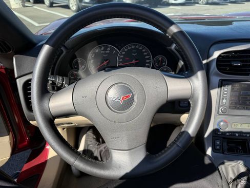 Used 2006 Chevrolet Corvette Convertible w/ Preferred Equipment Group RWD image 17