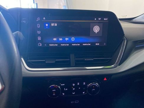 Used 2024 Chevrolet Trax LT w/ Sunroof Package FWD image 40