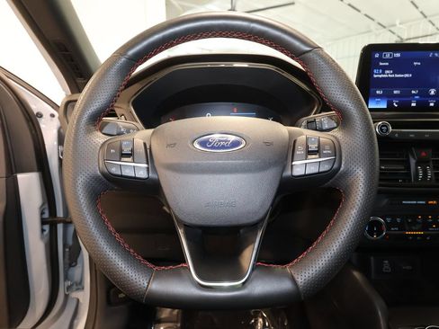 Used 2025 Ford Escape ST-Line Select AWD/4WD image 10