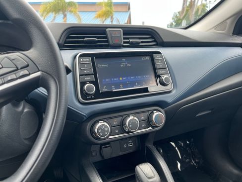 Used 2025 Nissan Versa SV FWD image 17