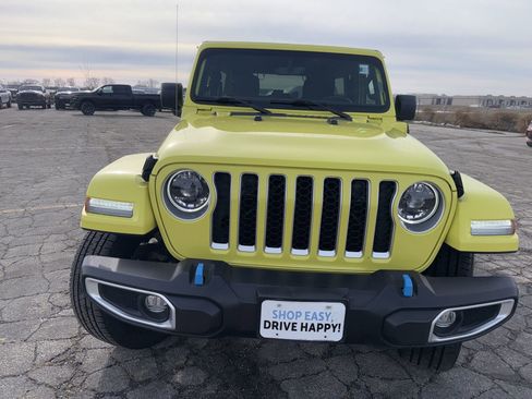 Used 2023 Jeep Wrangler Unlimited Sahara w/ Cold Weather Group image 4