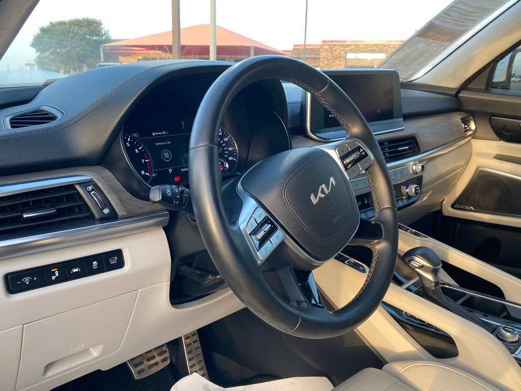 Used 2022 Kia Telluride SX w/ SX Prestige Package AWD/4WD image 9